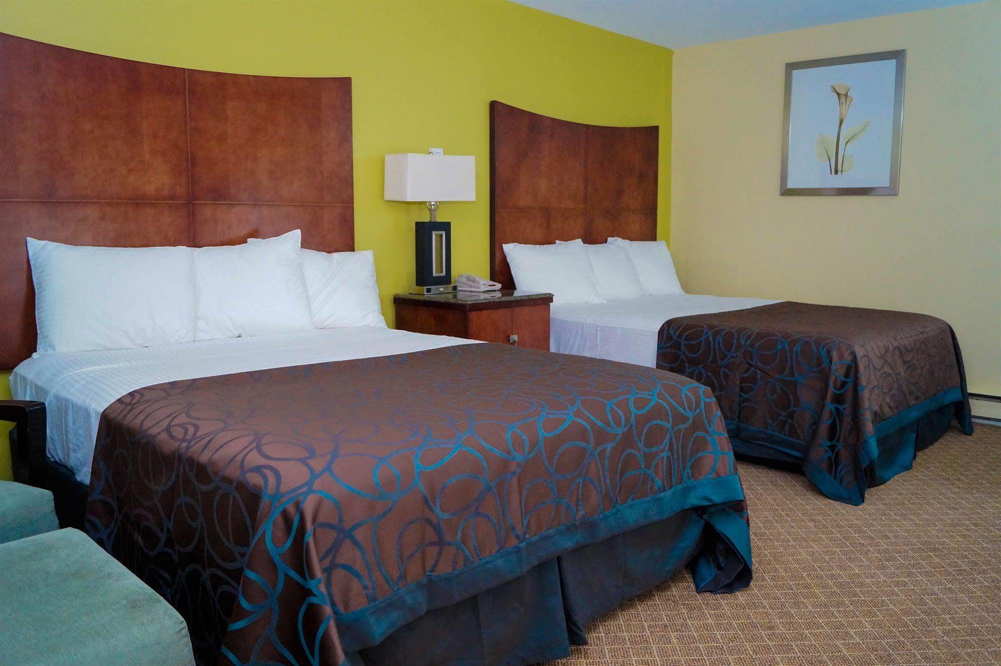 Sullivan Trail Inn & Suites Pocono Lake Exterior photo